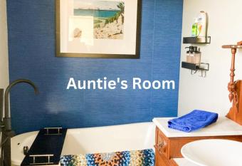 Glenn Meadow Bed and Breakfast has Balcony rooms