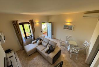 Matiseahouse has Balcony rooms