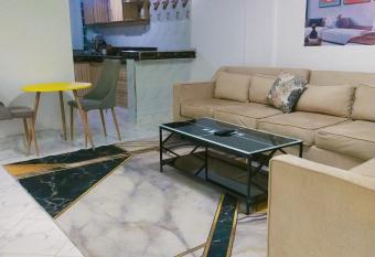 Africana falls airbnb chuka has Balcony rooms