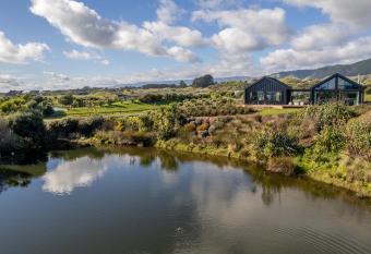 Ono has Balcony rooms