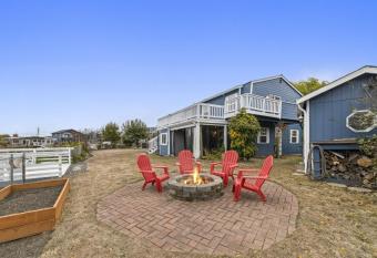 Matia Sandy Point Neptune Beach Private Dock allows 18 year olds to book a room