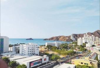 Espectacular Apartamento en Santa Marta - El Rodadero has rooms with a private hot tub