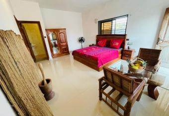 Maison Amazonite has Balcony rooms