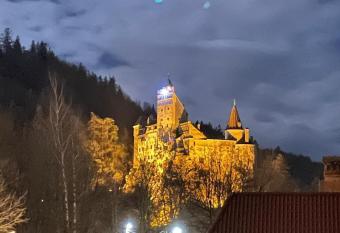 Zori de zi has Balcony rooms