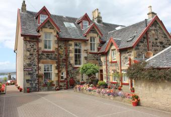 Glenbervie Guest House allows 18 year olds to book a room