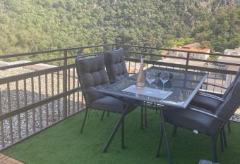 Studio tout   quip   has Balcony rooms