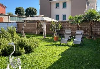 B&B Olivia House allows 18 year olds to book a room