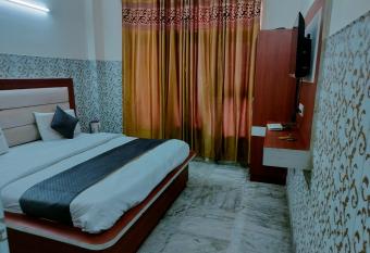 Hotel M.L Palace has Balcony rooms