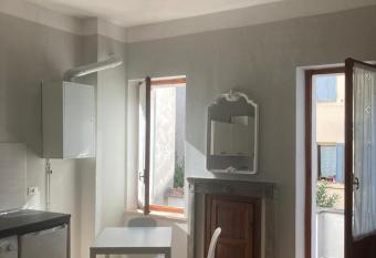 Rifugio dell Oltretorrente has Balcony rooms