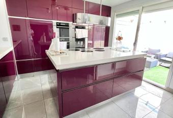 chambres dans maison has Balcony rooms