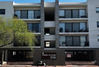 Deplatino515 has Balcony rooms