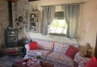 Villa Eydokia allows 18 year olds to book a room