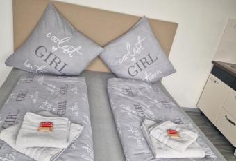 M&BLuxux Apartaments has Balcony rooms