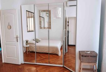 Casa Nomade, charmant 2 pi  ces bien equip   allows 18 year olds to book a room