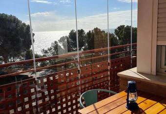 Precioso   tico frente al mar. allows 18 year olds to book a room