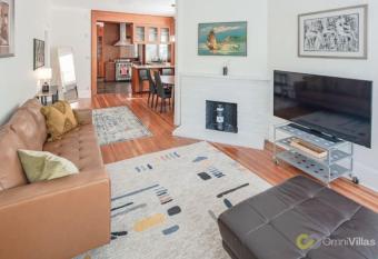 Charming 3BR - Heart of Seattle allows 18 year olds to book a room