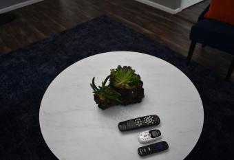 Bsu Playland 3bd 1b Fully Remodeled on Bsu Campus allows 18 year olds to book a room