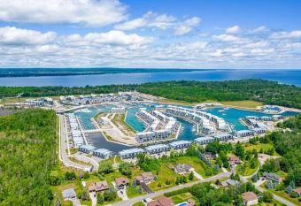 Friday Harbour Resort Marina Cottage on Simcoe has Balcony rooms