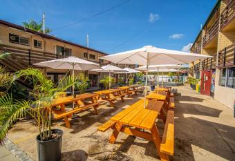 The Hostel Airlie Beach allows 18 year olds to book a room