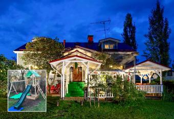 Vanha puutalo, s  hk  auton lataus, keskusta 10 min has Balcony rooms