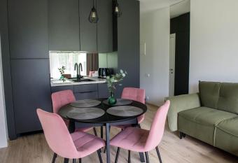 Saul  s apartamentai has rooms with a private hot tub