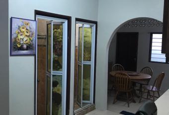 Homeystay Al-Mutaqqin has Balcony rooms