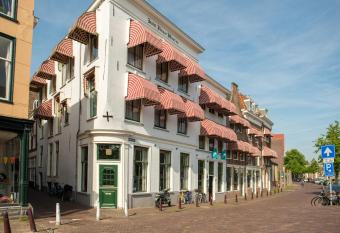 City Hotel Nieuw Minerva Leiden allows 18 year olds to book a room