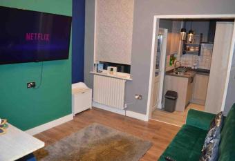 4 bed home in Derby very affordable has Balcony rooms