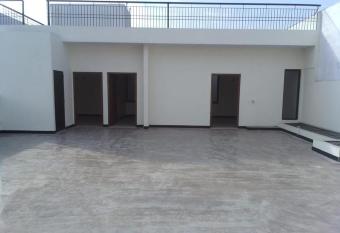 Sajidain Guesthouse has Smoking/Balcony rooms