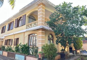 Bella Vista Holiday Home has Balcony rooms