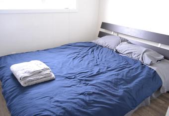 Private bedroom in the main floor - Dover has Balcony rooms