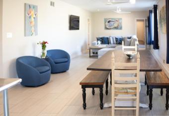 Blaizy Dayz has Balcony rooms