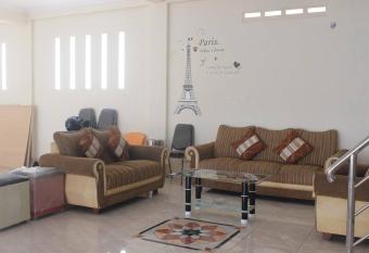 Solo Nadamax City Guest House Syariah has Balcony rooms