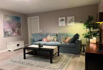 Gem  tliche Ferienwohnung, See- und Stadtnah has Balcony rooms