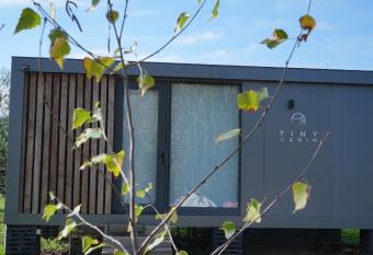 Caba  as y Padel Tiny Cabin has Balcony rooms