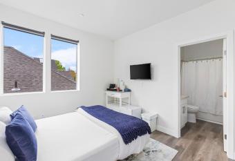 The Seattle Kraken Sweet Suite has Balcony rooms