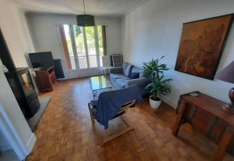 Maison au Calme, pr  s du centre Parking Priv   has Balcony rooms