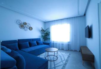 La reine de Sidi Bou Said allows 18 year olds to book a room