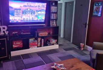 Hide away (Central Inverurie) has Balcony rooms