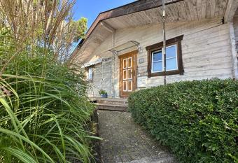 Gem  tliches H  uschen am Ammersee has Balcony rooms