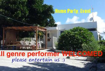 Holiday House Ryukyu-an  allows 18 year olds to book a room