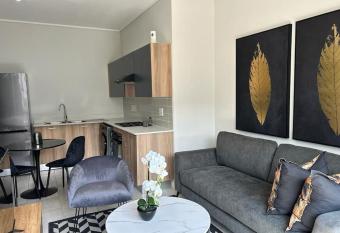 Green Stay! Airport Apartment! Boksburg has Balcony rooms