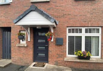 Loughview Gardens - family friendly has Balcony rooms