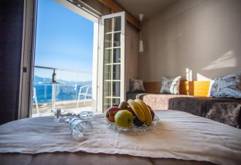 El Greco Hotel has Balcony rooms