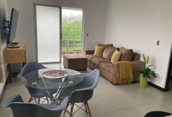 Hermoso Apartamento en Alajuela has rooms with a private hot tub