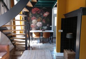 vakantiewoning - Achterom has Balcony rooms