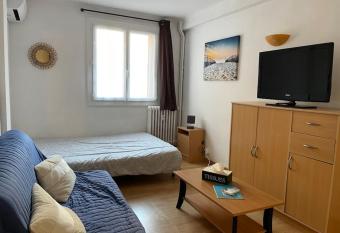 Studio - Plein centre has Balcony rooms
