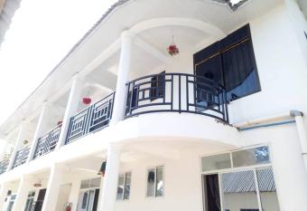DEVOTA HOUSE has Balcony rooms