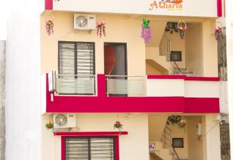 Atharva Home Stay has Balcony rooms