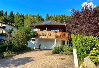 Ferienhaus Sonnenberg has Balcony rooms